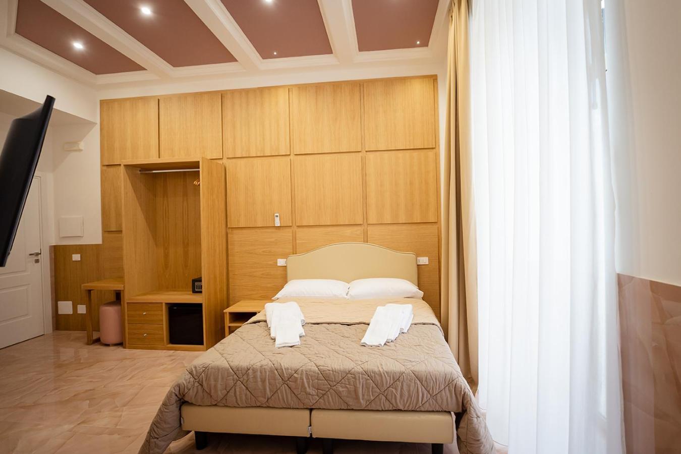 Hotel P.C. Boutique H. Vesuvius, Napoli Centro, by ClaPa Group Extérieur photo